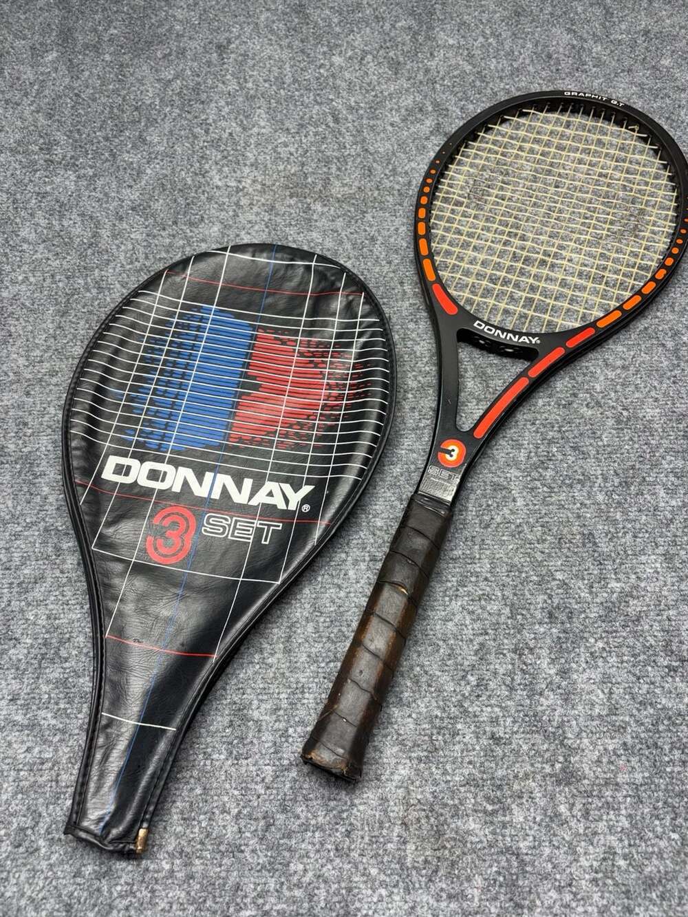 Vintage Donnay 3 Set Graphit' G.T. Tennis Racquet with Cover lite/med-3 played